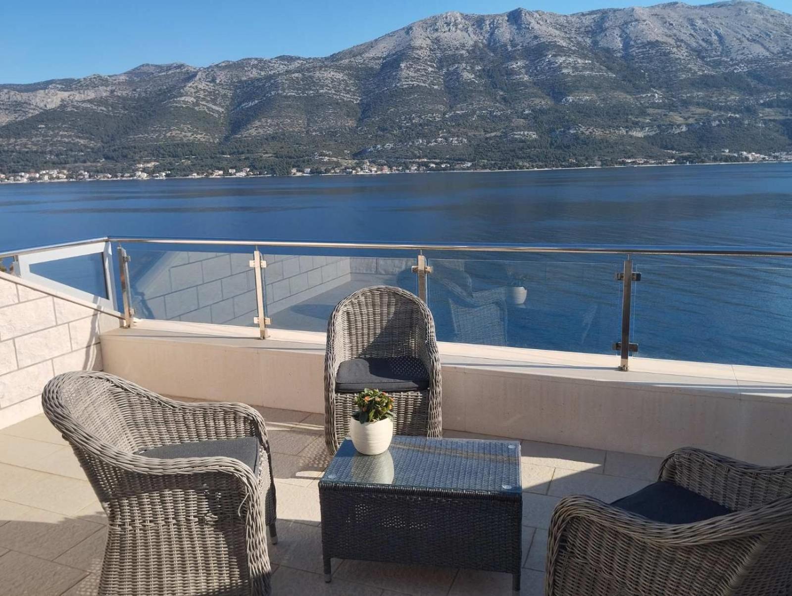 Apartments Mirna Korcula Town Bagian luar foto
