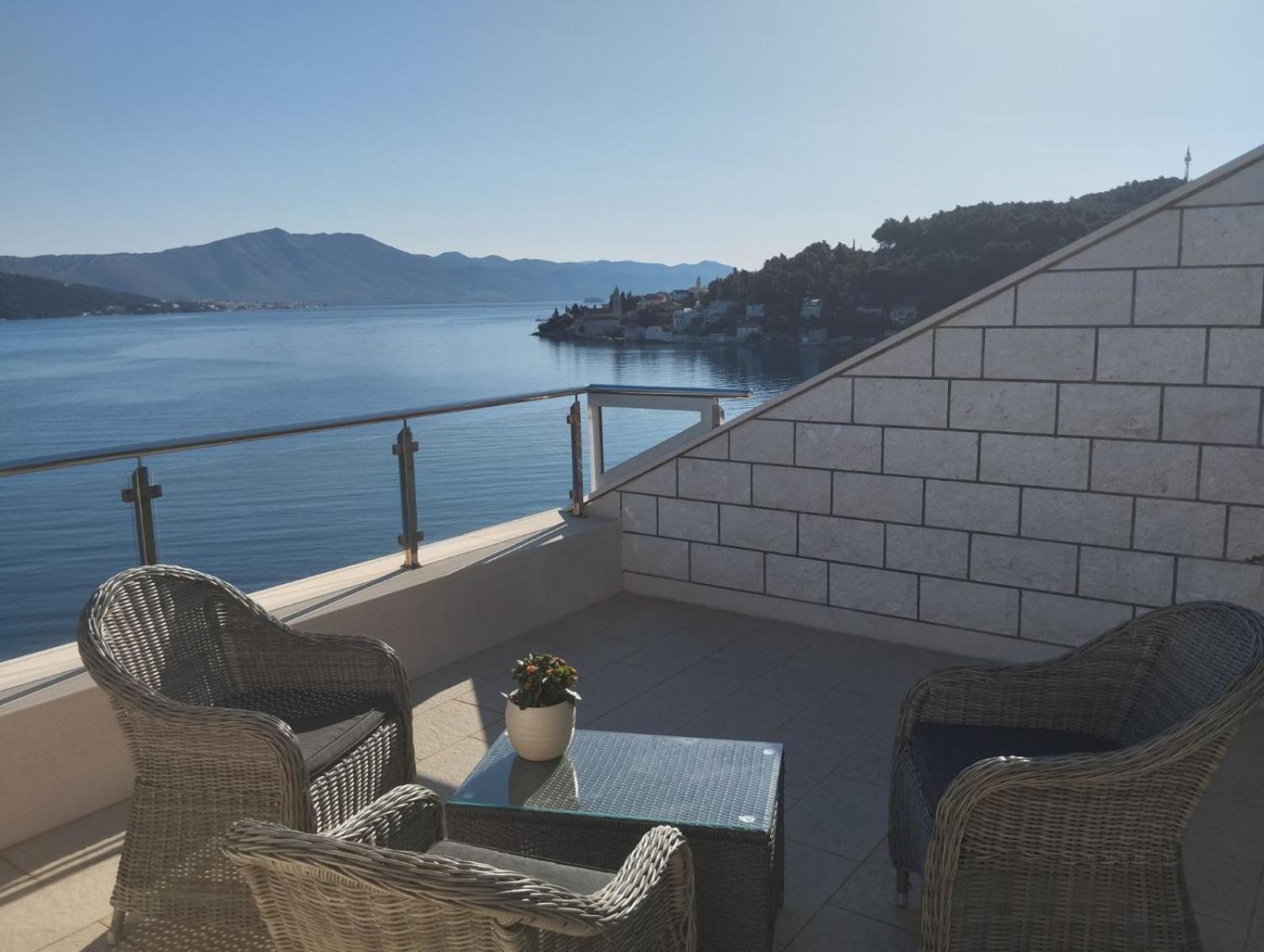 Apartments Mirna Korcula Town Bagian luar foto