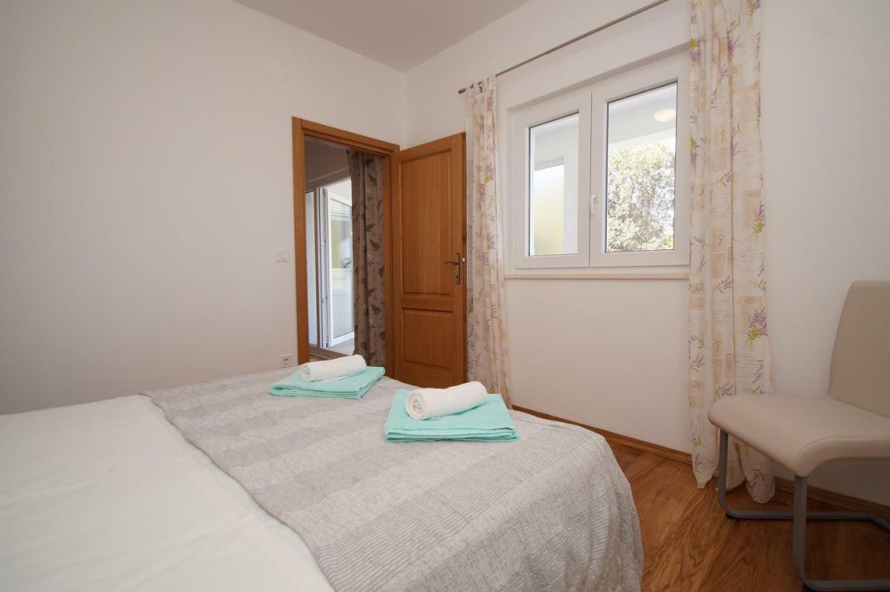 Apartments Mirna Korcula Town Bagian luar foto