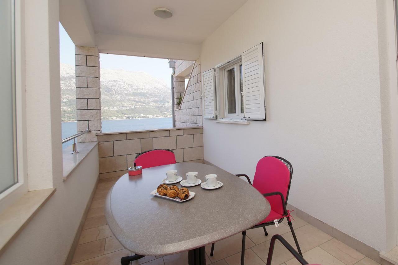 Apartments Mirna Korcula Town Bagian luar foto