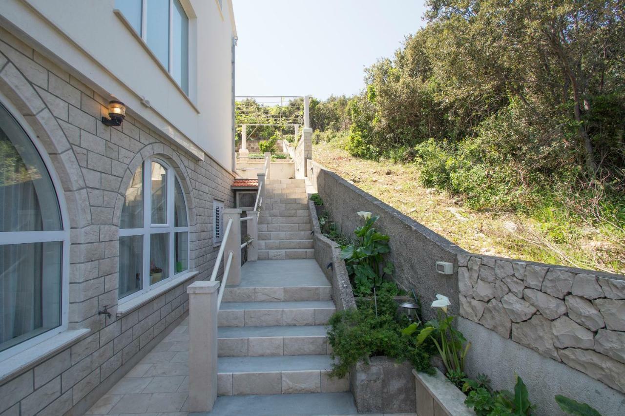 Apartments Mirna Korcula Town Bagian luar foto