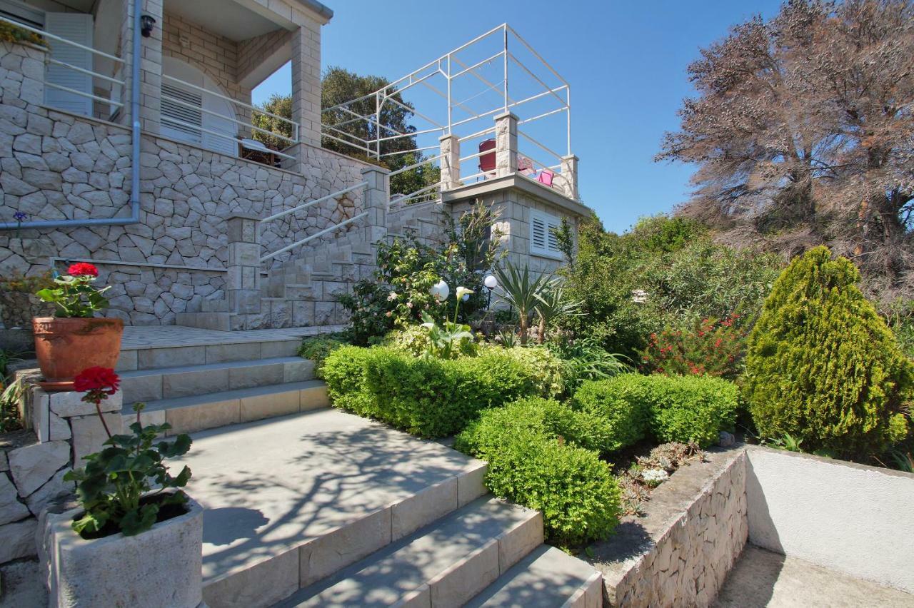 Apartments Mirna Korcula Town Bagian luar foto