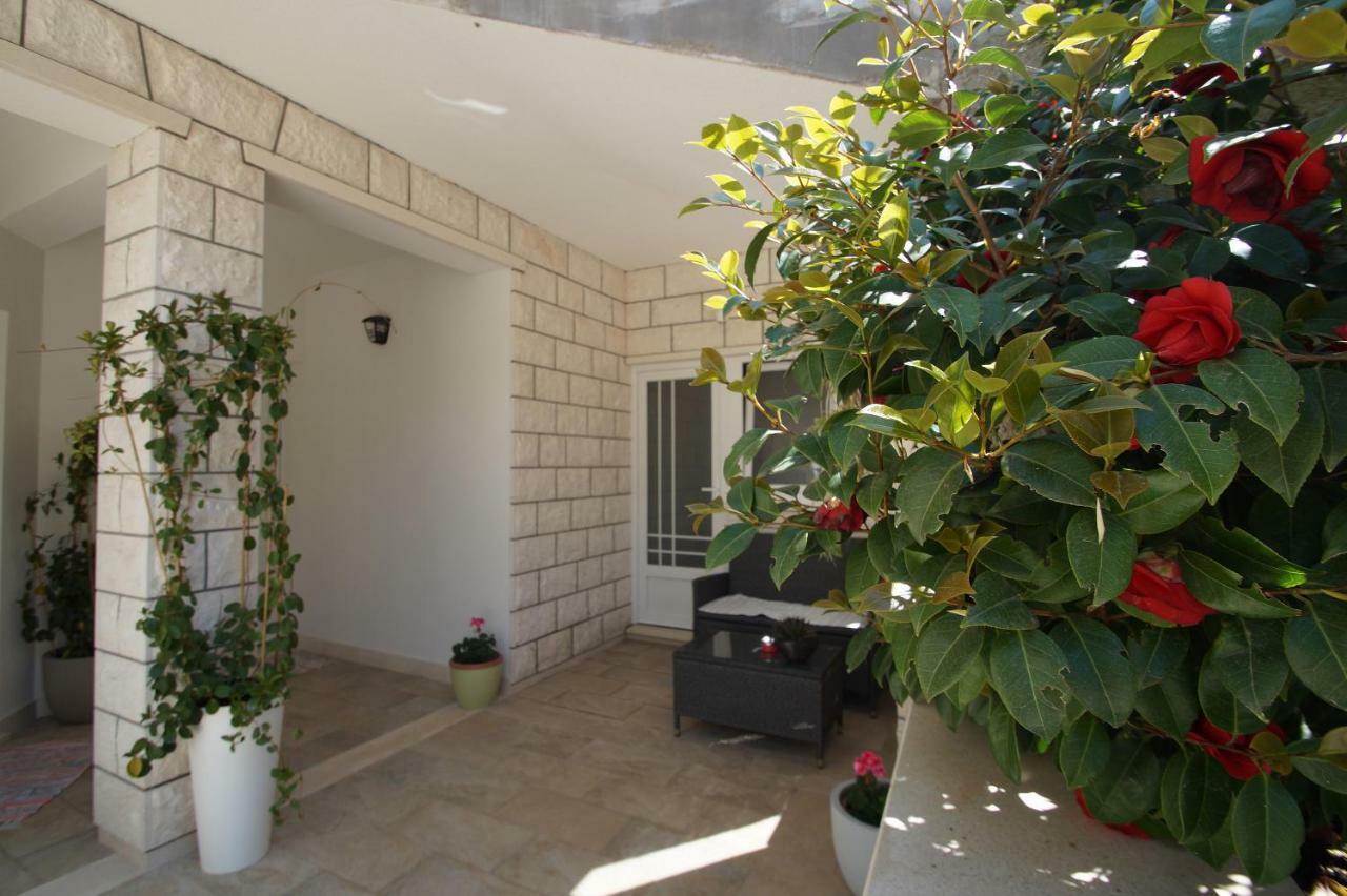 Apartments Mirna Korcula Town Bagian luar foto
